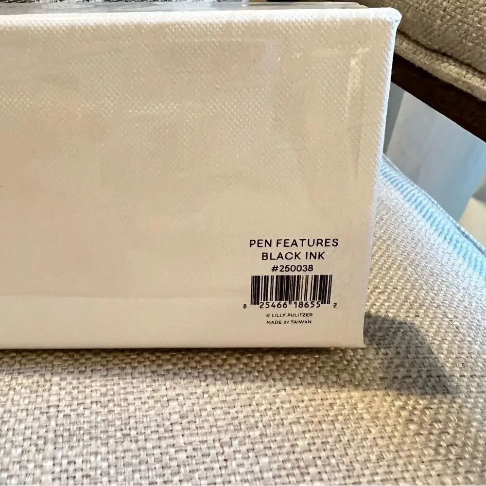 NWT Lilly Pulitzer Lemon Pattern Pen and Vegan Leather Pen Pouch Make Lemonade